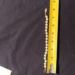 Avon pearlesque single row bracelet